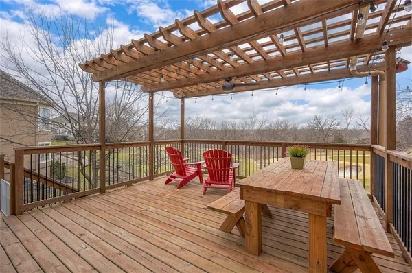 $1,100,000 | 4512 Iron Horse Drive, Leawood, KS 66224