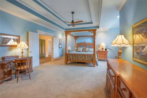 $1,100,000 | 4512 Iron Horse Drive, Leawood, KS 66224