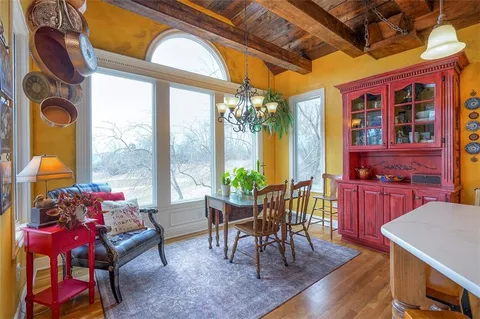 $1,100,000 | 4512 Iron Horse Drive, Leawood, KS 66224