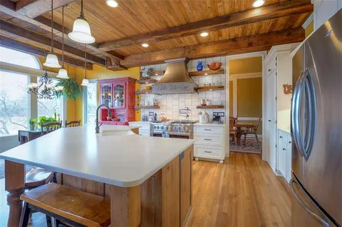 $1,100,000 | 4512 Iron Horse Drive, Leawood, KS 66224