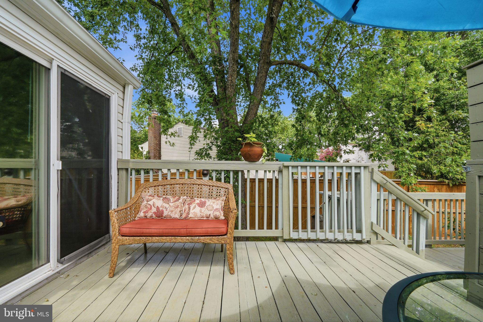 7021 Bedrock Road Alexandria, VA 22306 - Photo 35 of 40 Deck w/ Stairs