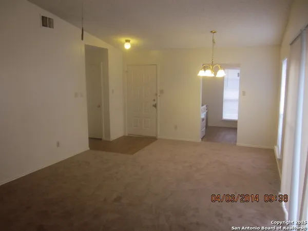 $1,095 | 5032 Mayspring, San Antonio, TX 78217