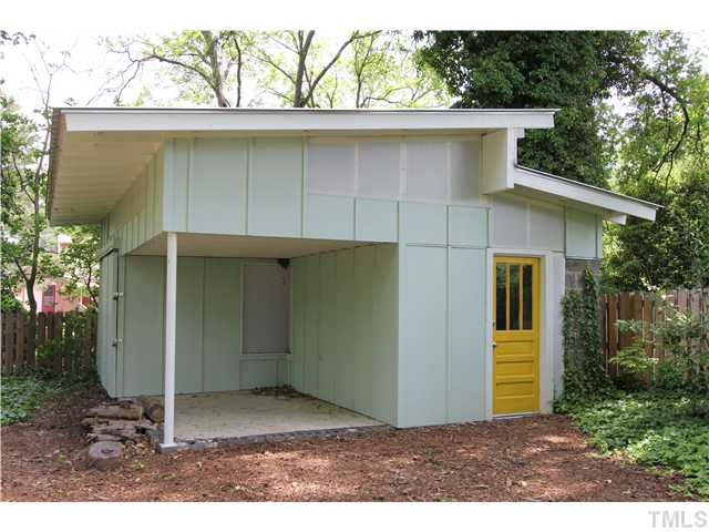 308 Colleton Road Raleigh, NC 27610 - Photo 21 of 25 a backyard of a house