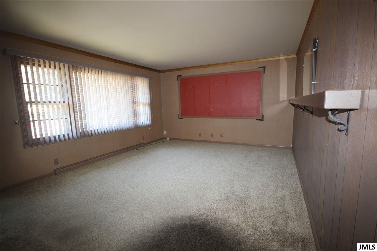 1222 Rockefeller Drive Jackson, MI 49203 - Photo 5 of 21 Photo 5