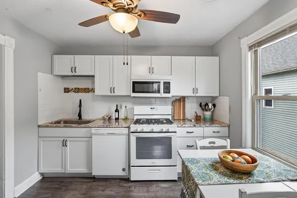 $295,000 | 823 Hardenbergh Place, St. Paul, MN 55117