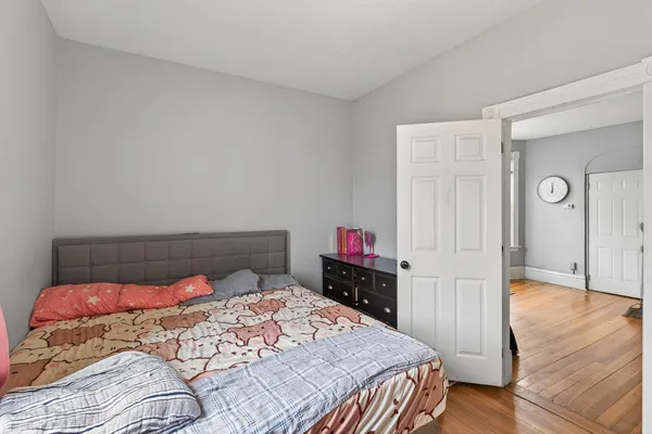 $295,000 | 823 Hardenbergh Place, St. Paul, MN 55117