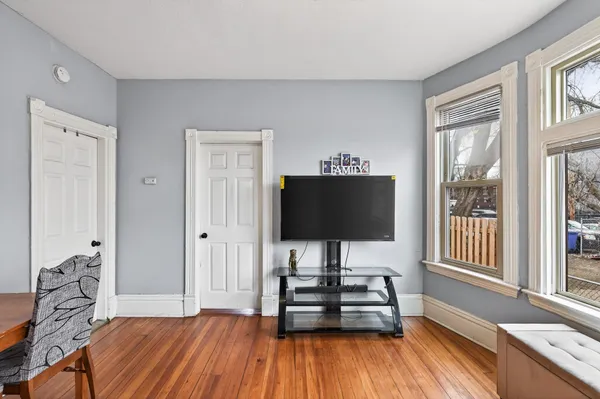 $295,000 | 823 Hardenbergh Place, St. Paul, MN 55117