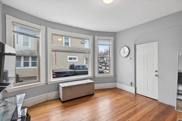 $295,000 | 823 Hardenbergh Place, St. Paul, MN 55117