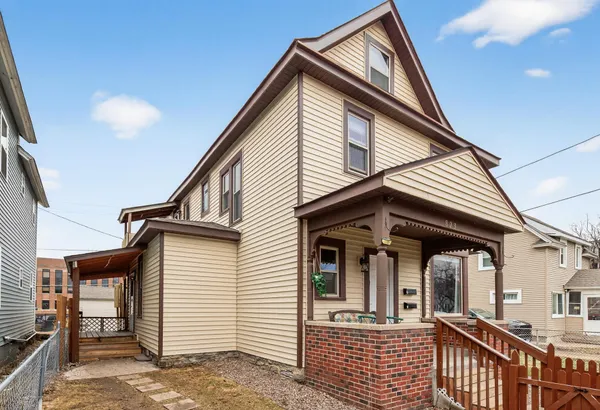 $295,000 | 823 Hardenbergh Place, St. Paul, MN 55117