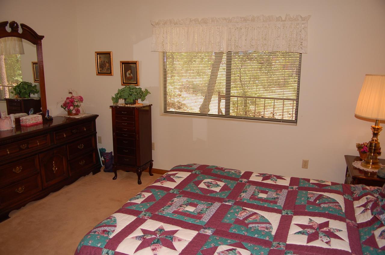6686 Ridge Road Pine, AZ 85544 - Photo 4 of 9 Bedroom