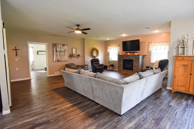 $269,900 | 109 East 5th Street, Argyle, MN 56713