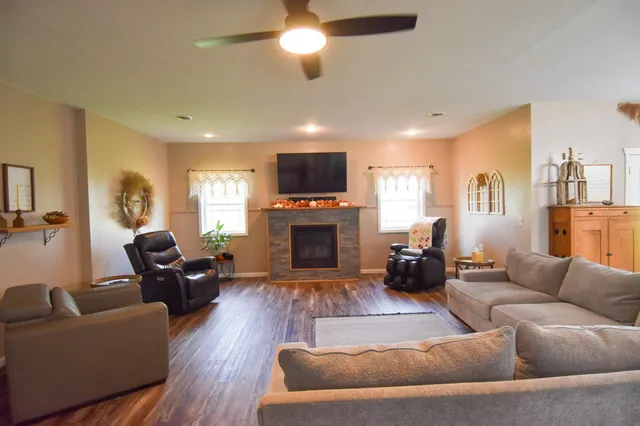 $269,900 | 109 East 5th Street, Argyle, MN 56713