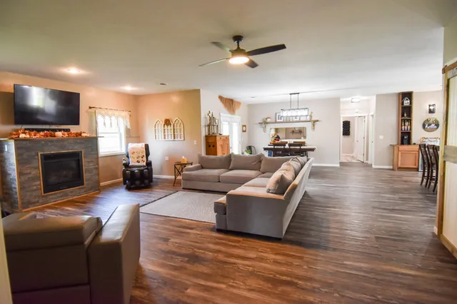 $269,900 | 109 East 5th Street, Argyle, MN 56713