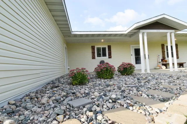 $269,900 | 109 East 5th Street, Argyle, MN 56713