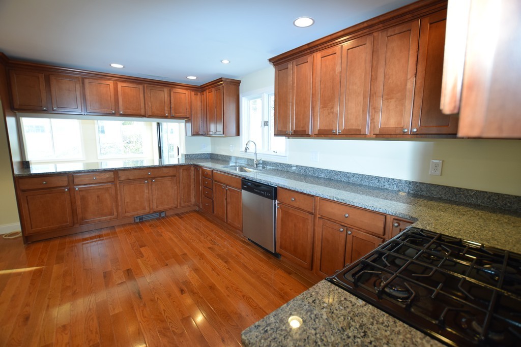 23 St James Road Shrewsbury, MA 01545 - Photo 3 of 30 Gallery Image 3