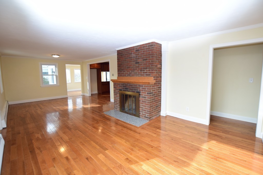 23 St James Road Shrewsbury, MA 01545 - Photo 6 of 30 Gallery Image 6