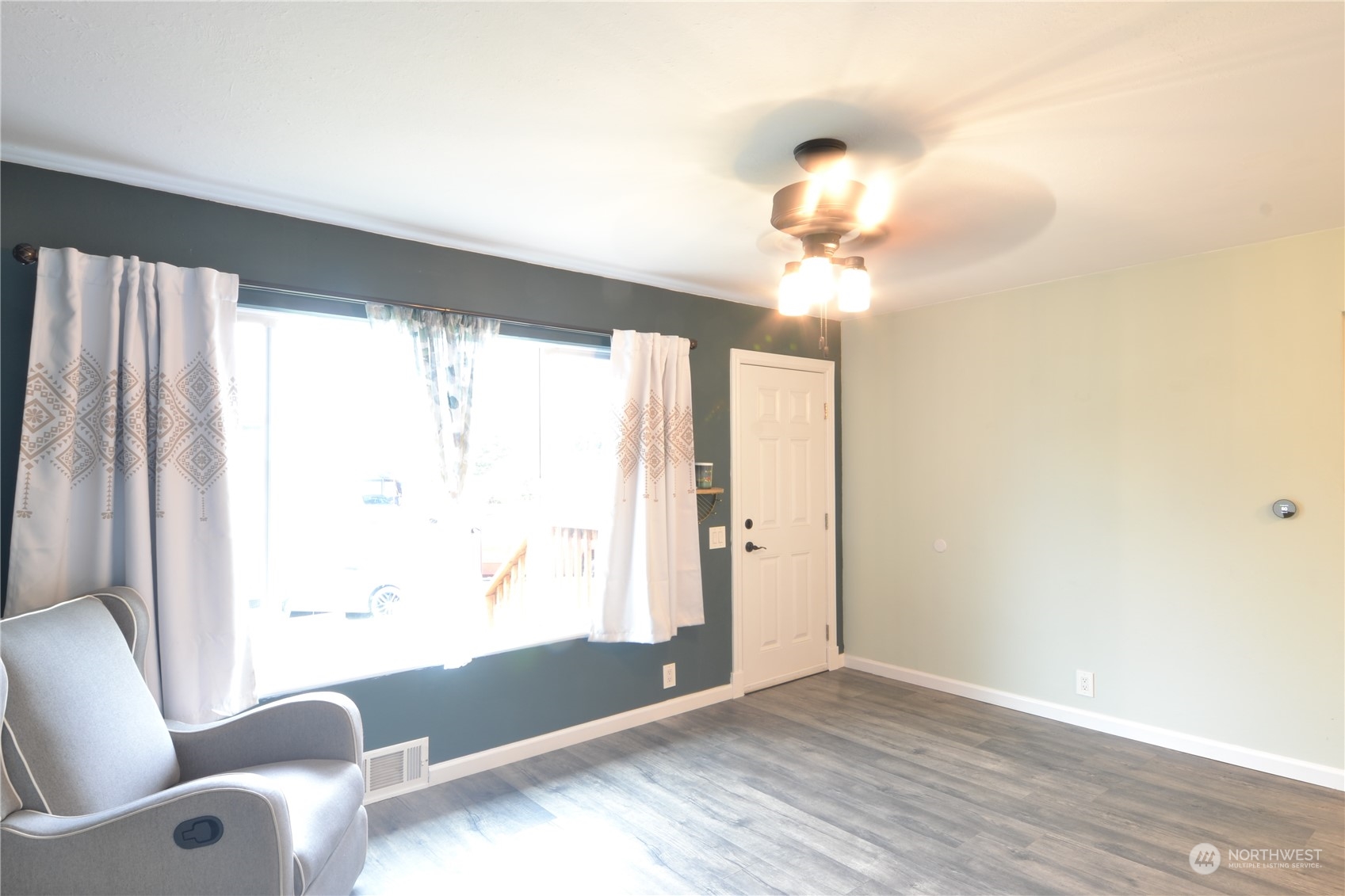 2116 Warner Street Bremerton, WA 98310 - Photo 8 of 33 Gallery Image 8