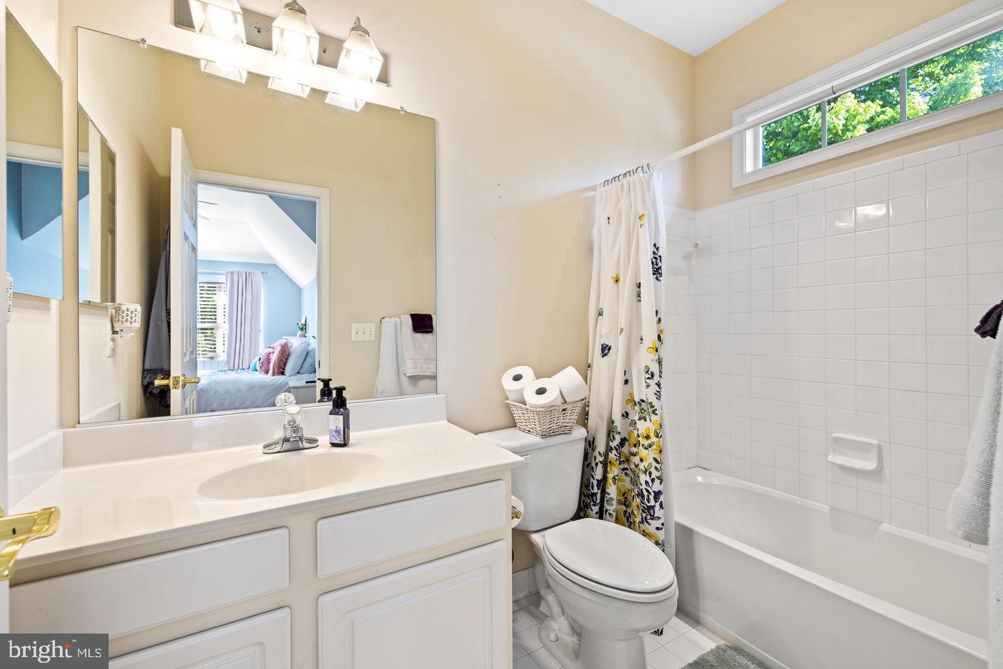 3314 Lady Catherine Circle Triangle, VA 22172 - Photo 23 of 33 Private Bathroom for Bedroom 2