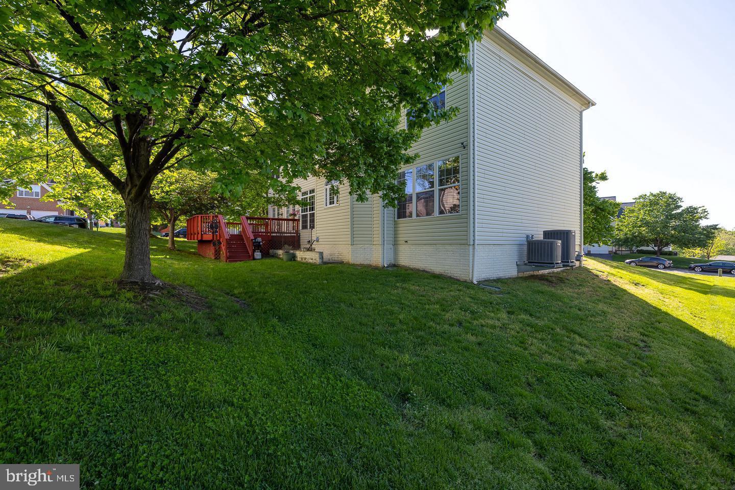 3314 Lady Catherine Circle Triangle, VA 22172 - Photo 32 of 33 Backyard