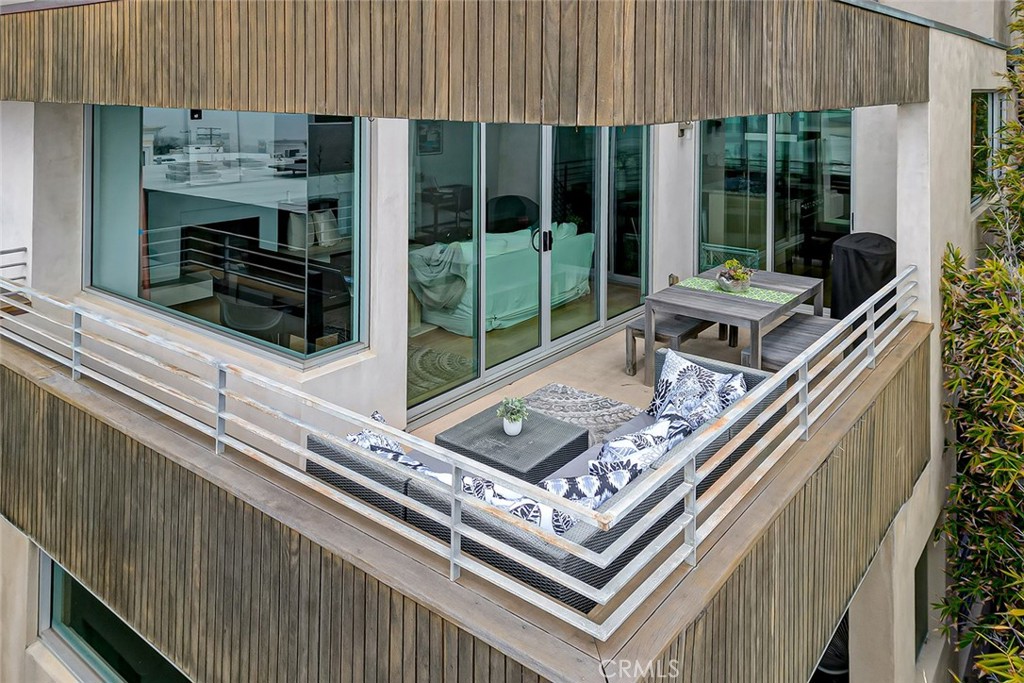 4321 Crest Drive Manhattan Beach, CA 90266 - Photo 2 of 37 a outdoor space with furniture