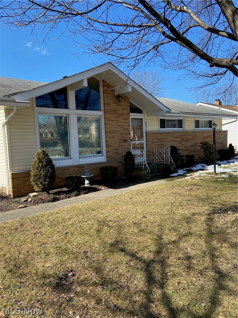 6670 York Road Parma Heights, OH 44130 - Photo 1 of 20 Gallery Image 1