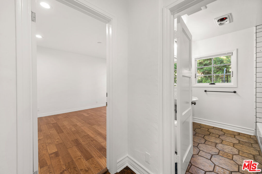 1849 Benecia Avenue Los Angeles, CA 90025 - Photo 15 of 59