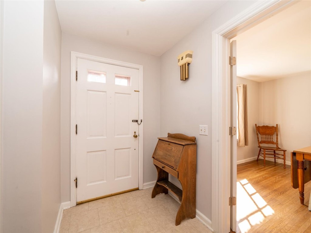 575 Beahan Road Gates, NY 14624 - Photo 3 of 27