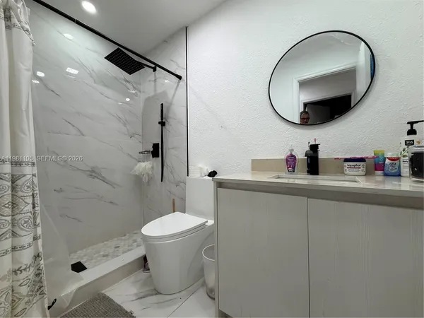 $2,600 | 2032 Northeast 167th Street, Unit 3136, North Miami Beach, FL 33162