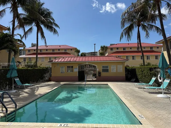 $2,600 | 2032 Northeast 167th Street, Unit 3136, North Miami Beach, FL 33162