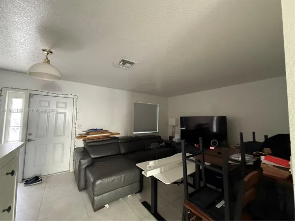 $2,600 | 2032 Northeast 167th Street, Unit 3136, North Miami Beach, FL 33162