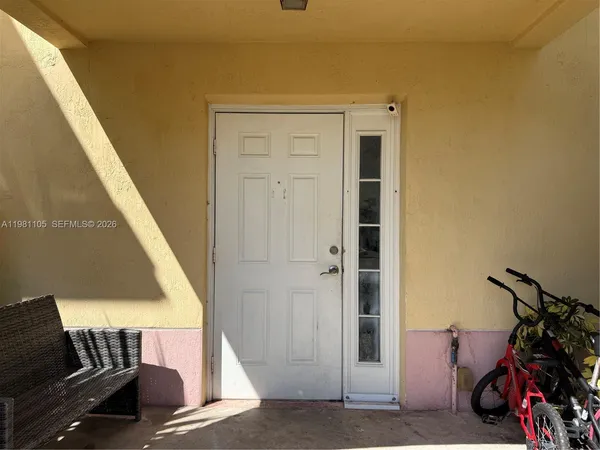 $2,600 | 2032 Northeast 167th Street, Unit 3136, North Miami Beach, FL 33162