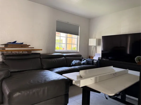 $2,600 | 2032 Northeast 167th Street, Unit 3136, North Miami Beach, FL 33162