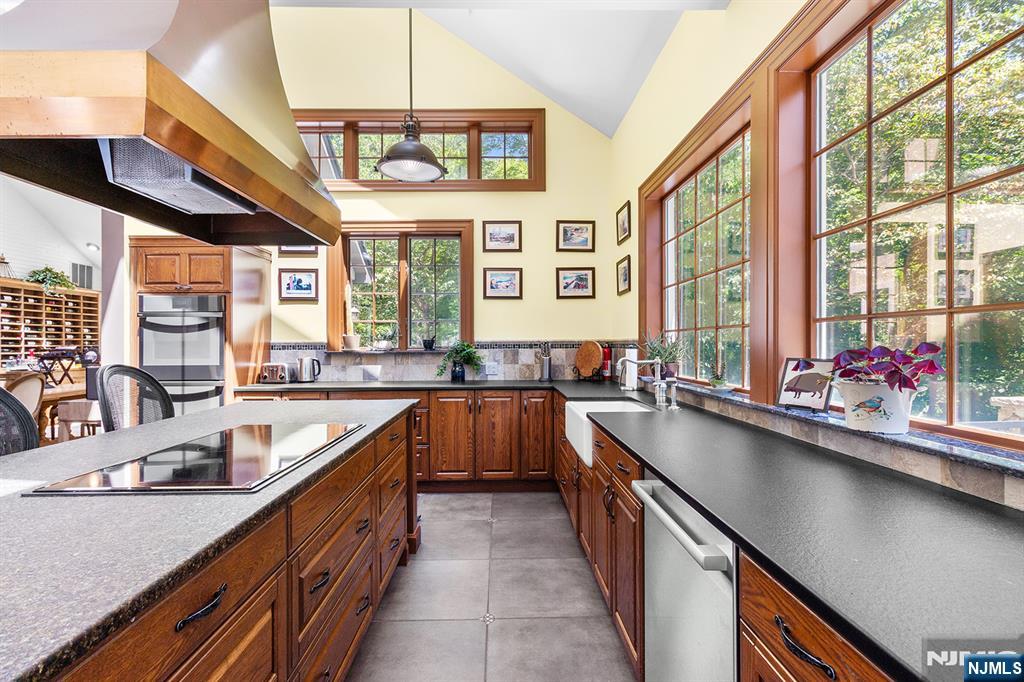 801 Shore Drive Butler, NJ 07405 - Photo 21 of 50