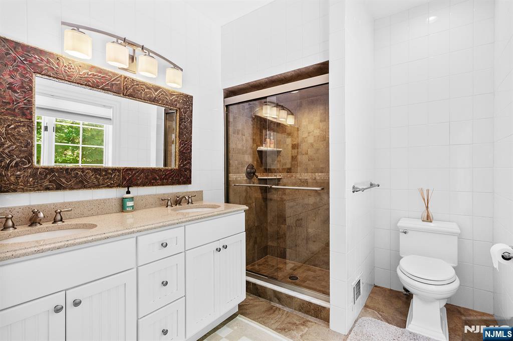 801 Shore Drive Butler, NJ 07405 - Photo 36 of 50