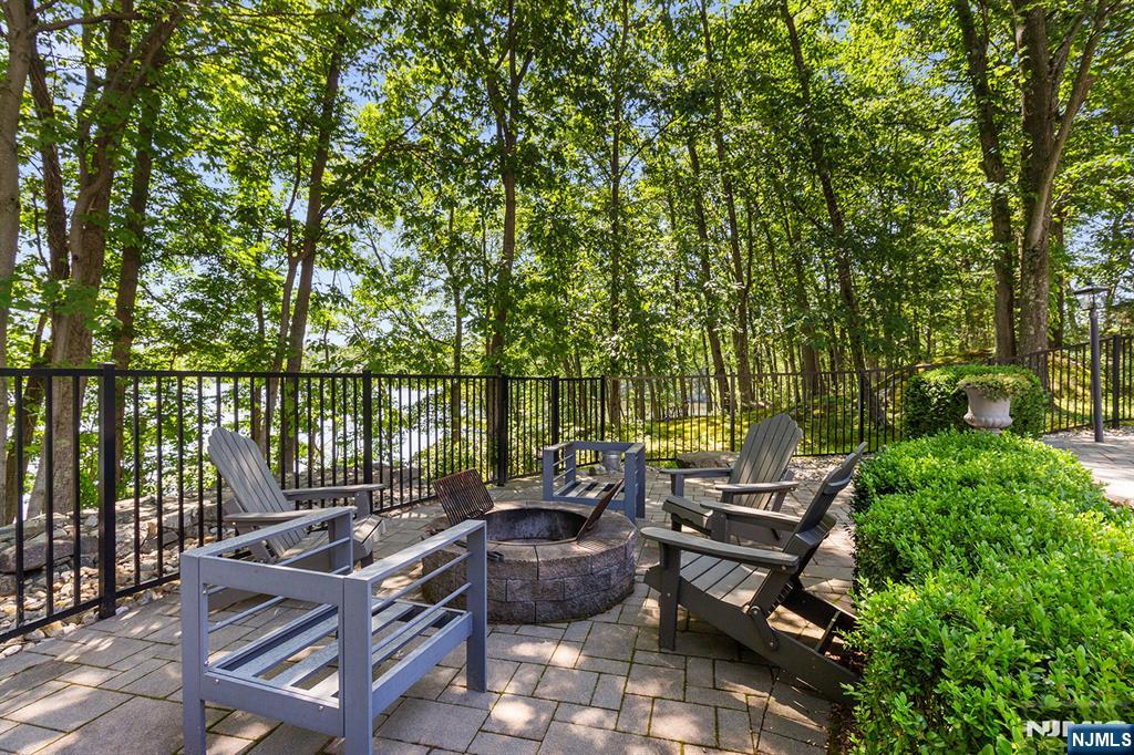 801 Shore Drive Butler, NJ 07405 - Photo 42 of 50