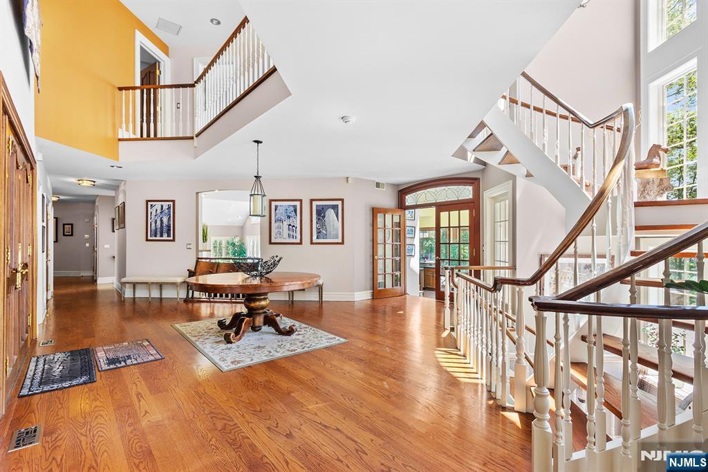 801 Shore Drive Butler, NJ 07405 - Photo 9 of 50