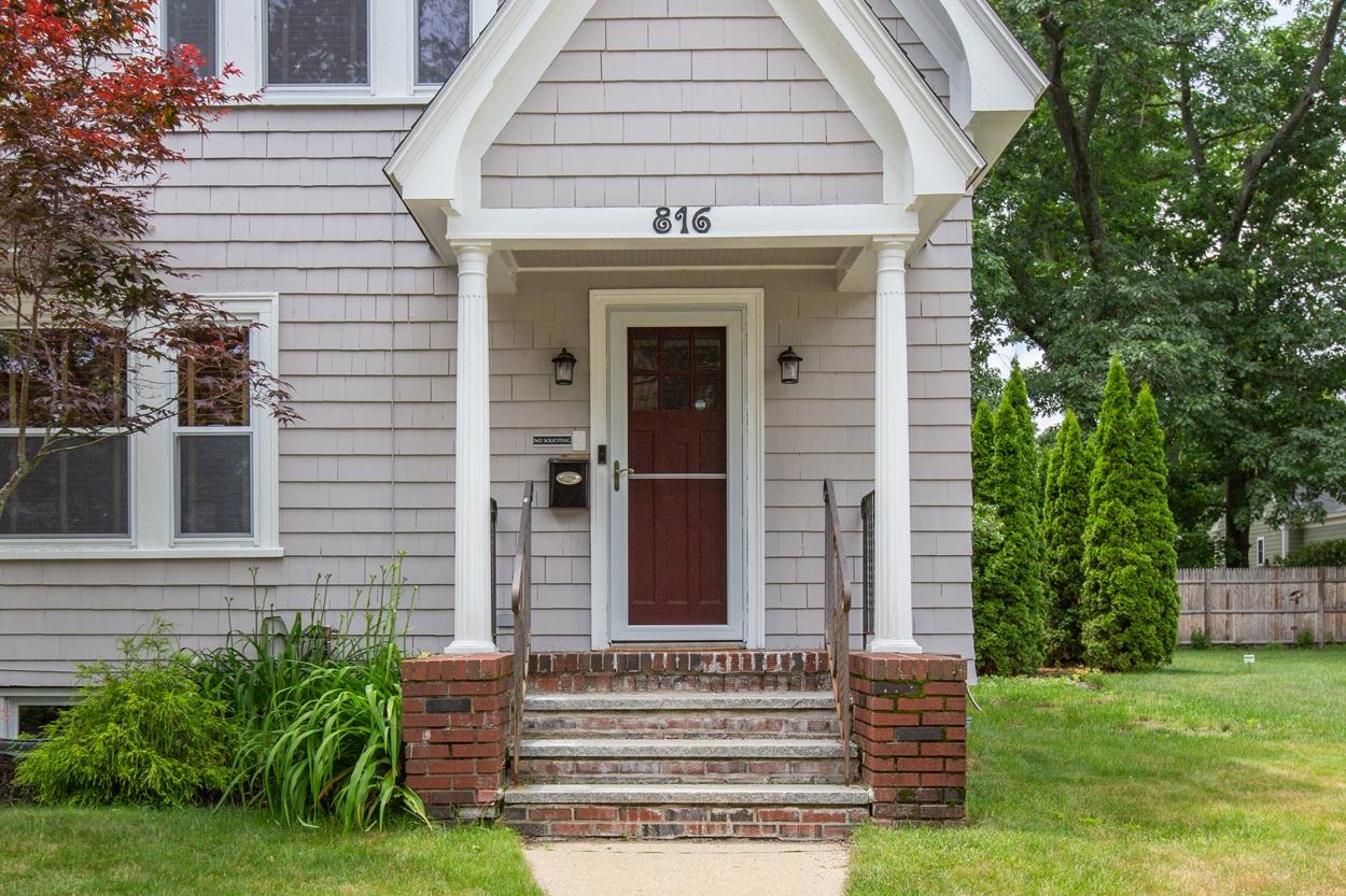 816 Maple Street Manchester, NH 03104 - Photo 3 of 40 Gallery Image 3