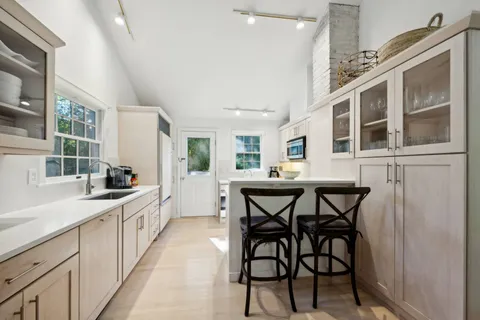 $11,495,000 | 57 Lee Avenue, East Hampton, NY 11937