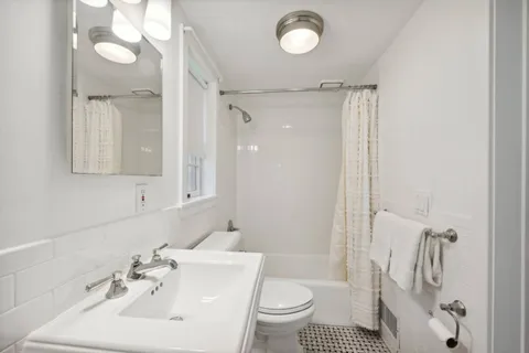 $11,495,000 | 57 Lee Avenue, East Hampton, NY 11937