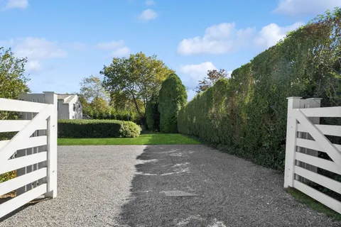 $11,495,000 | 57 Lee Avenue, East Hampton, NY 11937