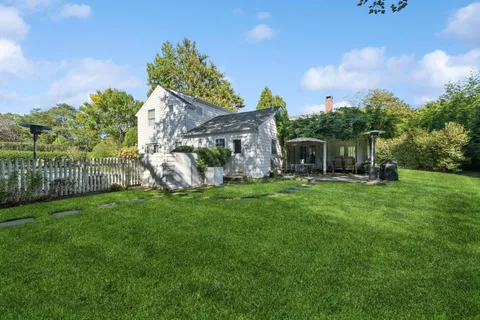 $11,495,000 | 57 Lee Avenue, East Hampton, NY 11937