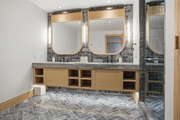 $13,500 | 3015 South Ysabella Avenue, Unit 1203, Tampa, FL 33629