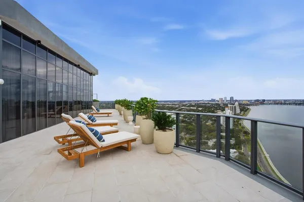 $13,500 | 3015 South Ysabella Avenue, Unit 1203, Tampa, FL 33629