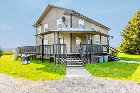 $895,000 | 26987 Highway 20, Oak Harbor, WA 98277