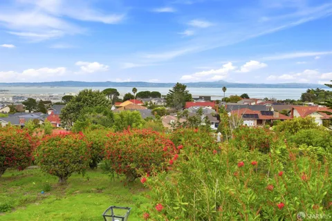 $579,990 | 1550 Frontera Way, Unit 319, Millbrae, CA 94030