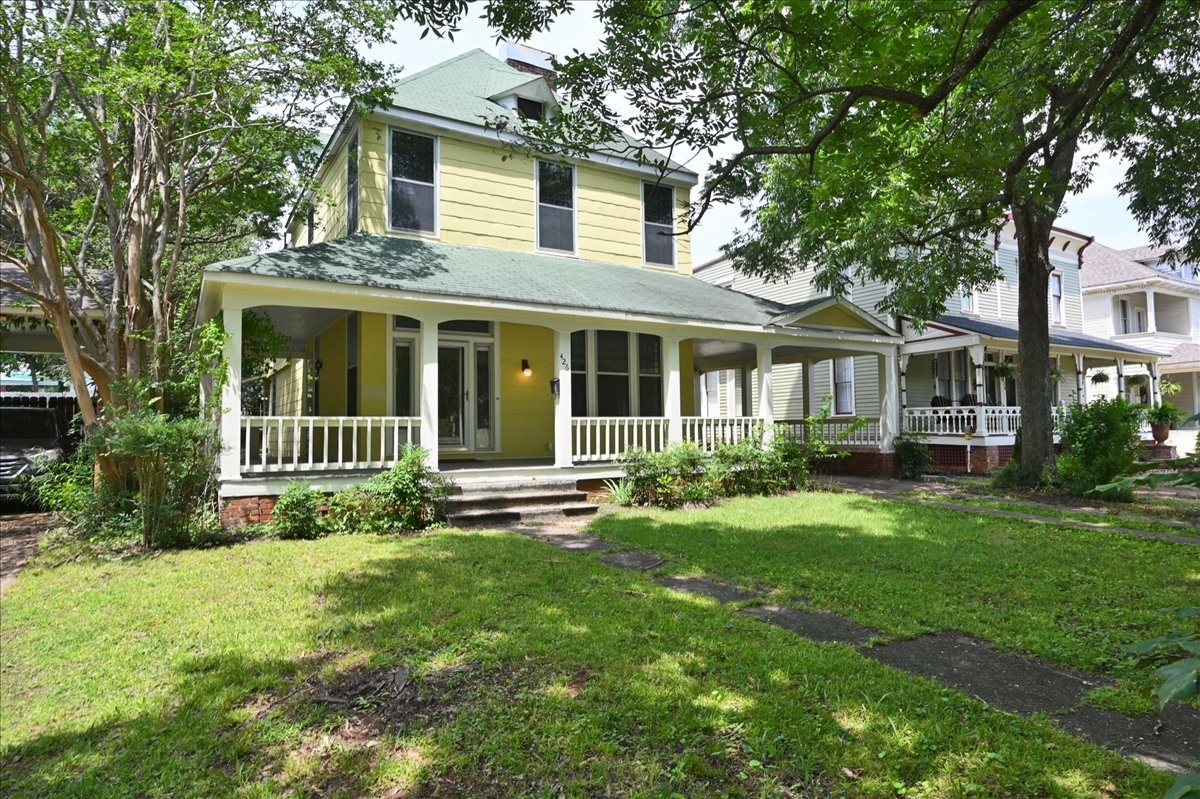 426 Sherman Street Southeast Decatur, AL 35601 - Photo 39 of 41 a view of a house with a yard and plants