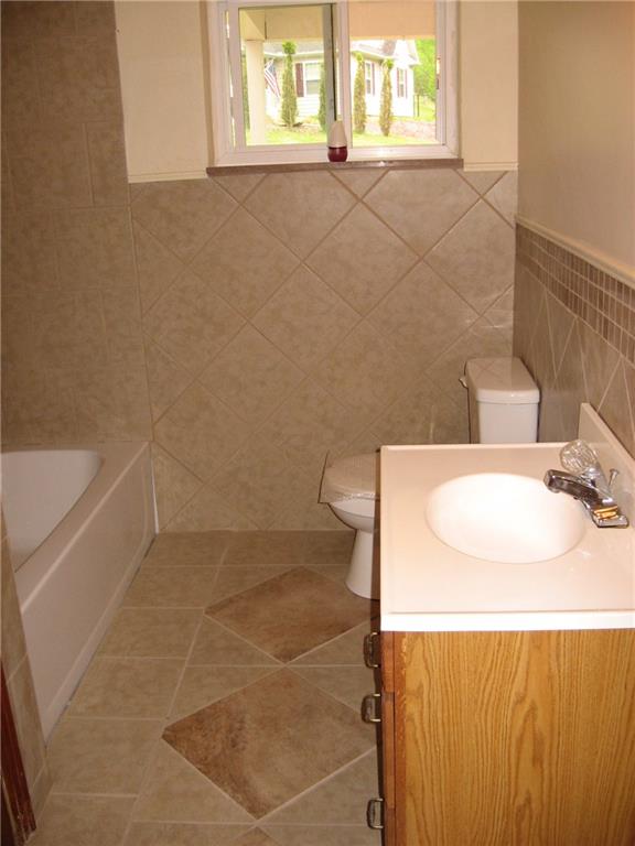 643 Metz Road Tarentum, PA 15084 - Photo 8 of 14 Gallery Image 8