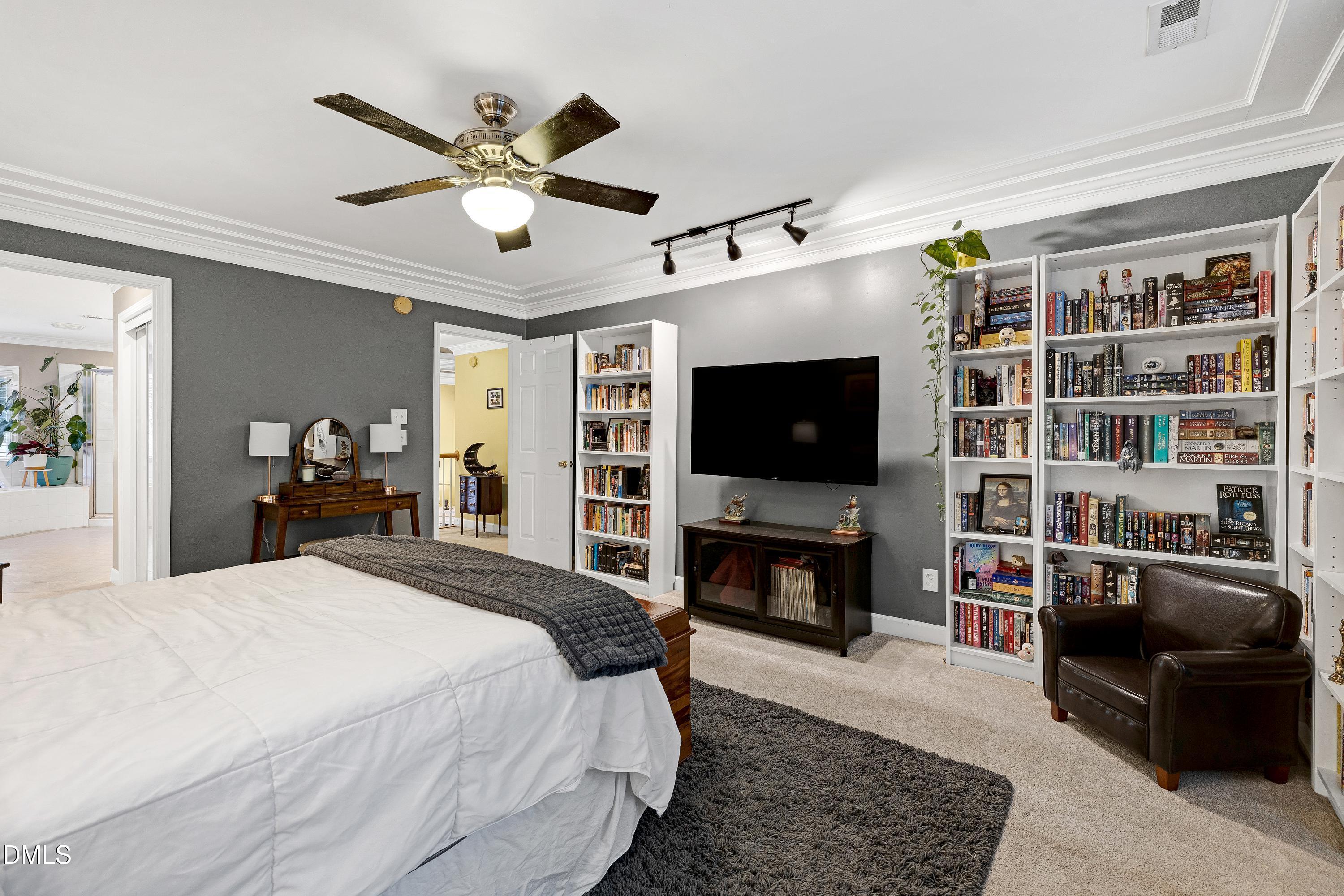5322 Goldenglow Way Raleigh, NC 27606 - Photo 21 of 39 Scene-33
