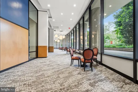 $1,125,000 | 1300 Crystal Drive, Unit 606S, Arlington, VA 22202