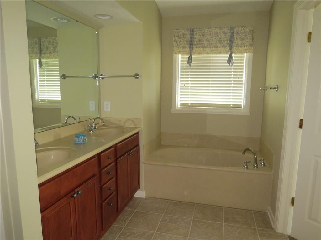 2107 Rhettsbury Street Carmel, IN 46032 - Photo 10 of 15 Gallery Image 10